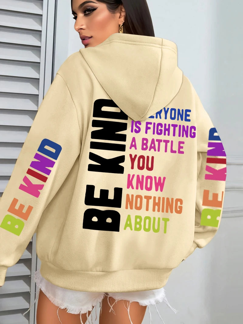 Sweat à Capuche Femme « Be Kind » – Imprimé Tendance